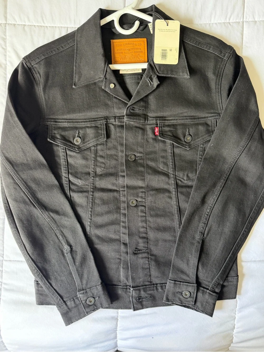 Levi's Black Denim Trucker Jacket with Chest Pockets - Picture 1 of 3